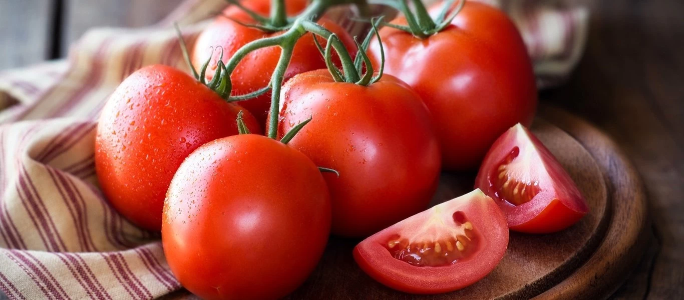 Ντομάτα: Τελικά παχαίνει η όχι